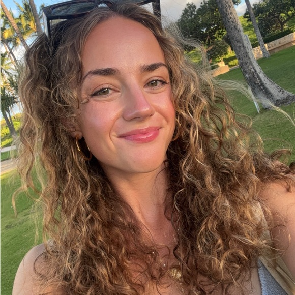 Meet your Posher, Jacia - Picture 1 of 1